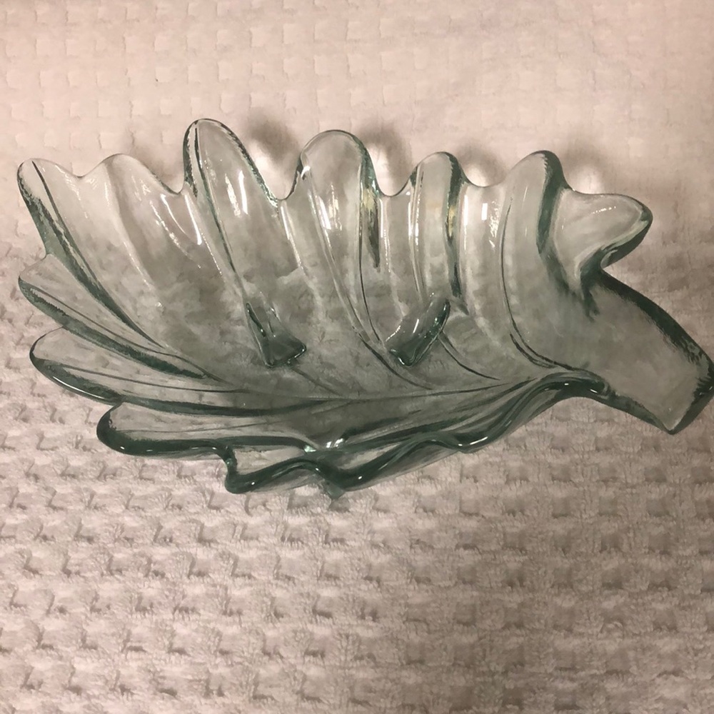 Leaf Shaped Art Bowl